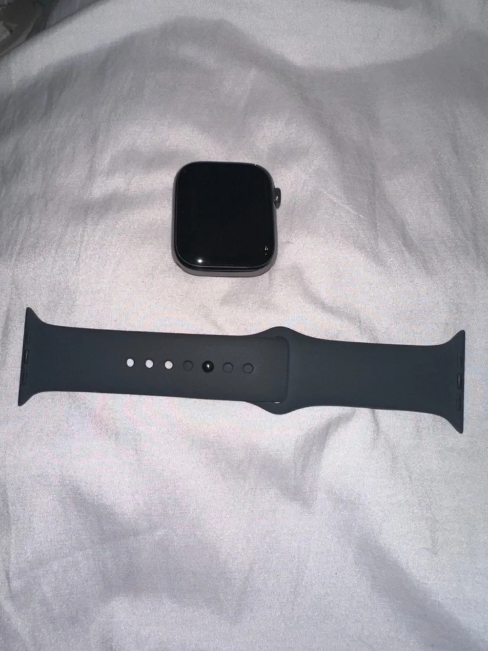 (MNW13LL/A) Midnight Colored Apple Watch Series 8 (GPS + Cellular, 45mm) - Picture 2 of 4